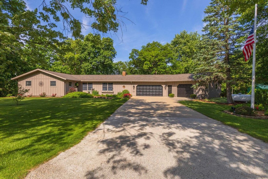 House in Pontiac, Illinois, United States 2 - 19163657