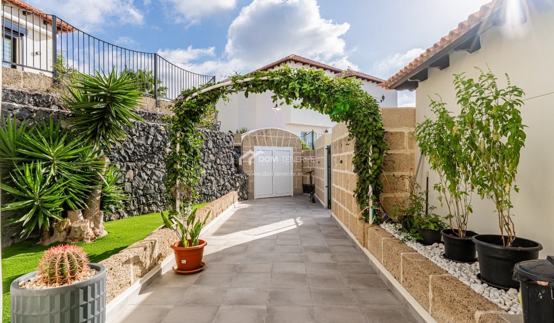 Villa in Arona, Canary Islands, Spain 5 - 19161090