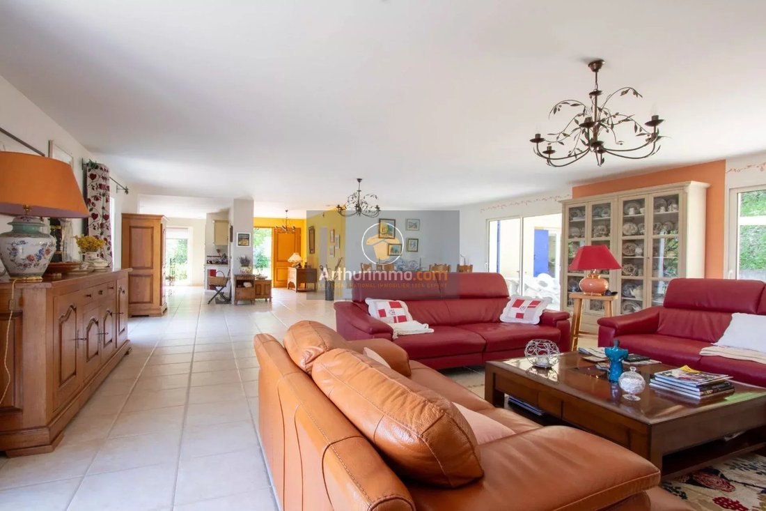 Villa in Apt, Provence-Alpes-Côte d'Azur, France 4 - 19160064