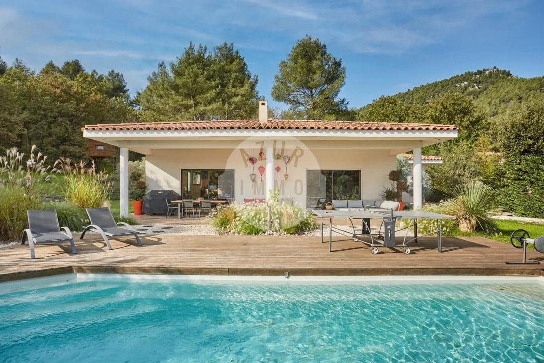 Villa in Cuges-les-Pins, Provence-Alpes-Côte d'Azur, France 4 - 19161181