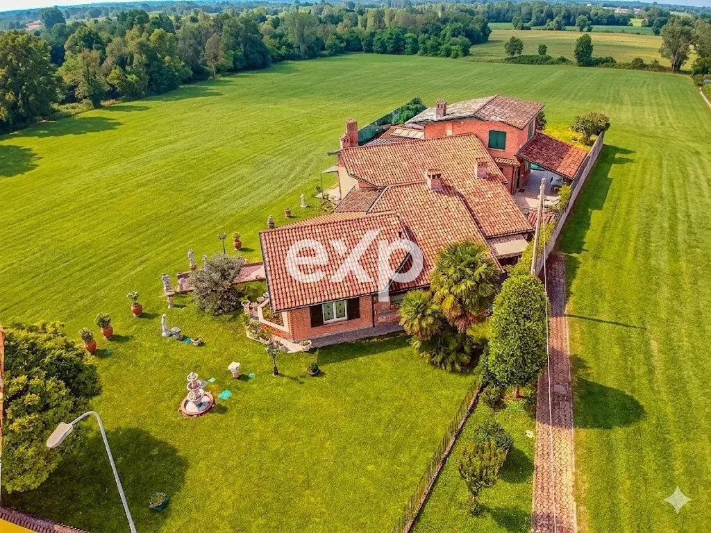 Villa in Castel Rozzone, Lombardy, Italy 1 - 19164639