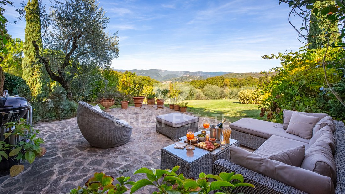 Estate in Todi, Umbria, Italy 4 - 19162911