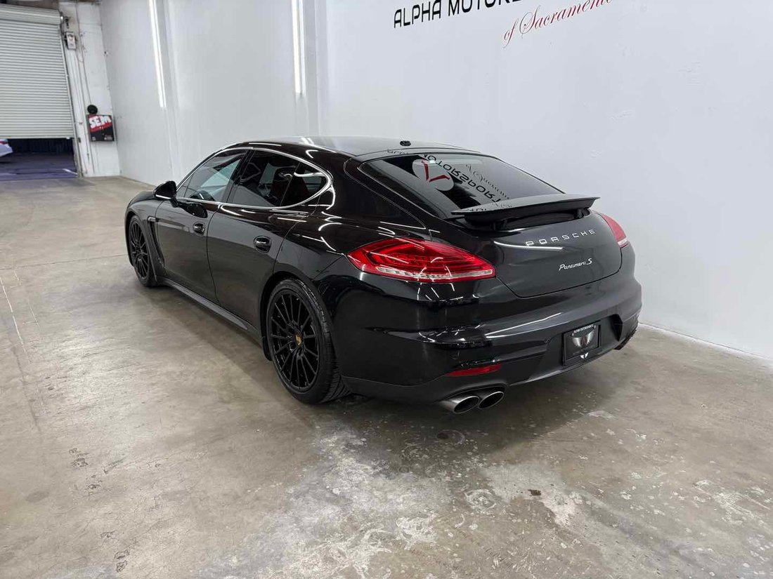 Coupe in Sacramento, CA, United States 4 - 19164125