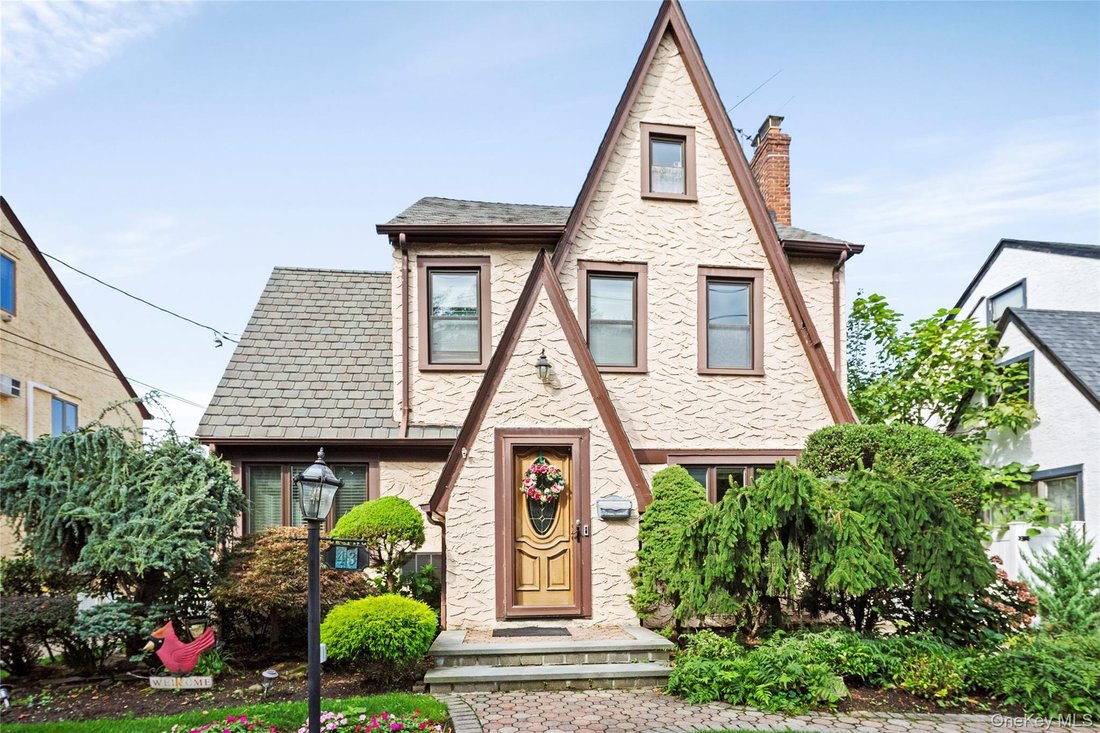 House in West Hempstead, New York, United States 1 - 19164513