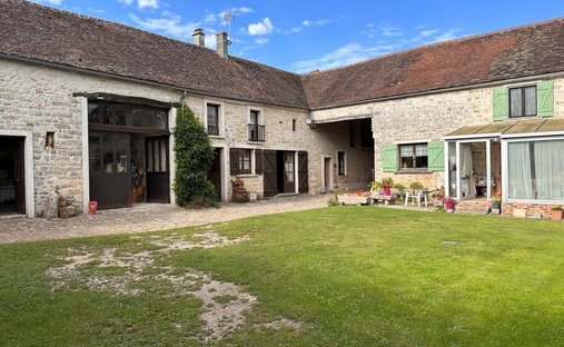 House in Milly-la-Forêt, Ile-de-France, France 1