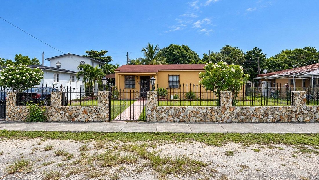 House in Hialeah, Florida, United States 2 - 19163449