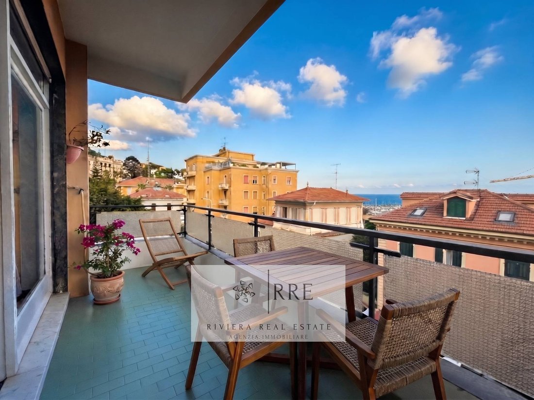 Apartment in Porto Maurizio, Imperia, Liguria 2 - 19165560