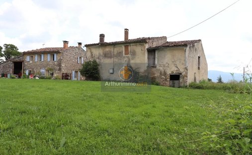 Farm Ranch in Viens, Provence-Alpes-Côte d'Azur, Frankreich 1