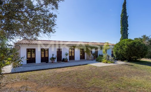 Villa in Bordeira, Algarve, Portugal 1