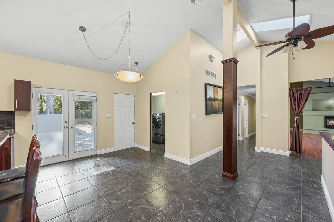 House in Surrey, British Columbia, Canada 5 - 19165837