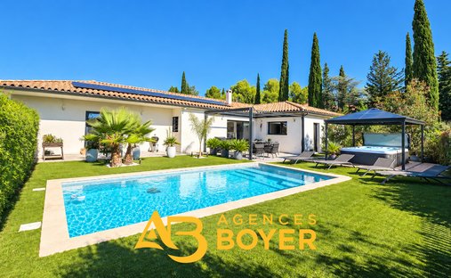Maison à Centre Ville, Le Beausset, France 1