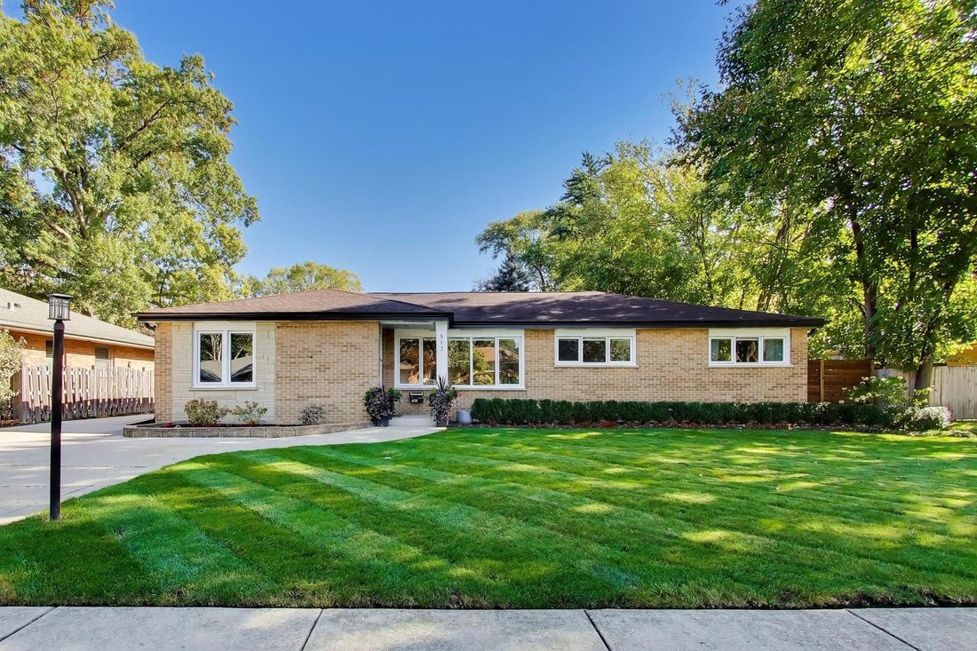 House in Mount Prospect, Illinois, United States 1 - 19129345