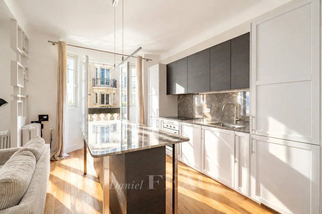 Apartment in Violet Commerce, Paris 15e Arrondissement, Paris 4 - 19161235
