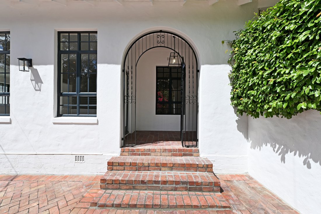 House in Constantia, Southern Suburbs, Cape Town 2 - 19161776