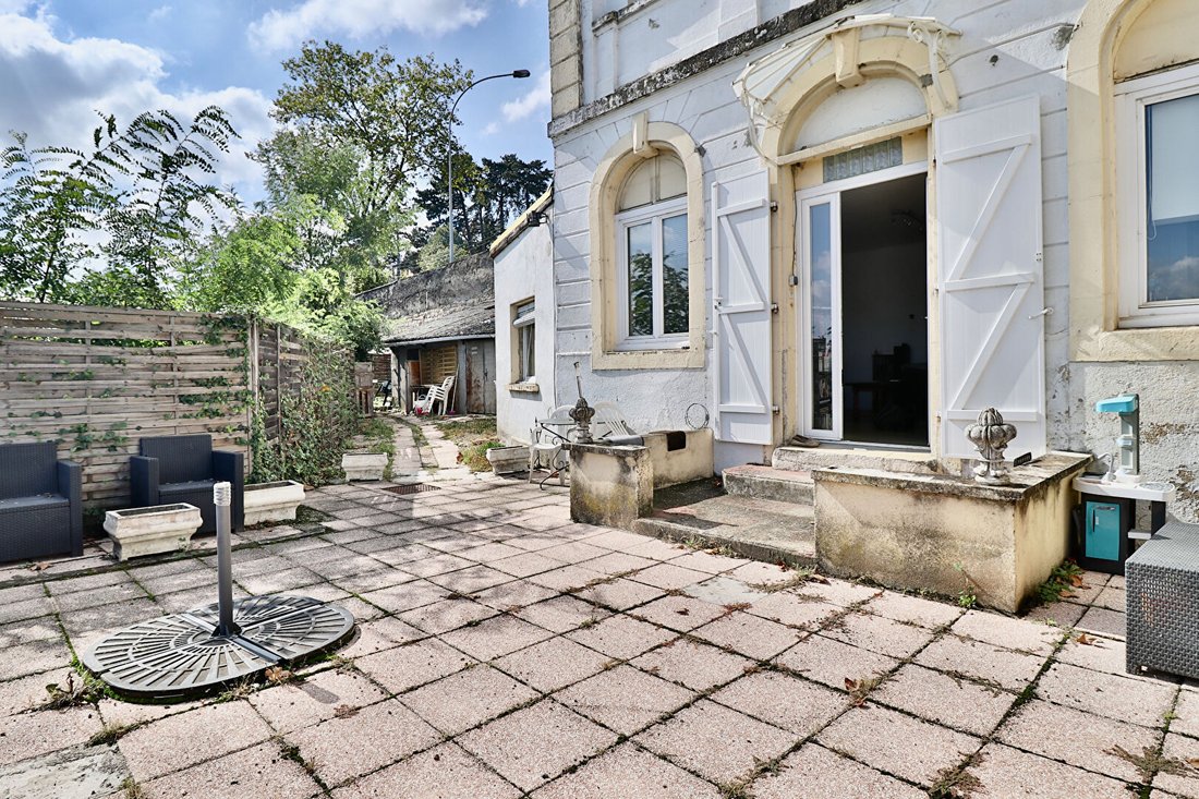 Villa in Vassieux, Caluire-et-Cuire, France 2 - 19161578