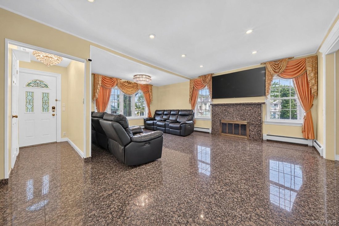 House in New York, New York, United States 3 - 19140056
