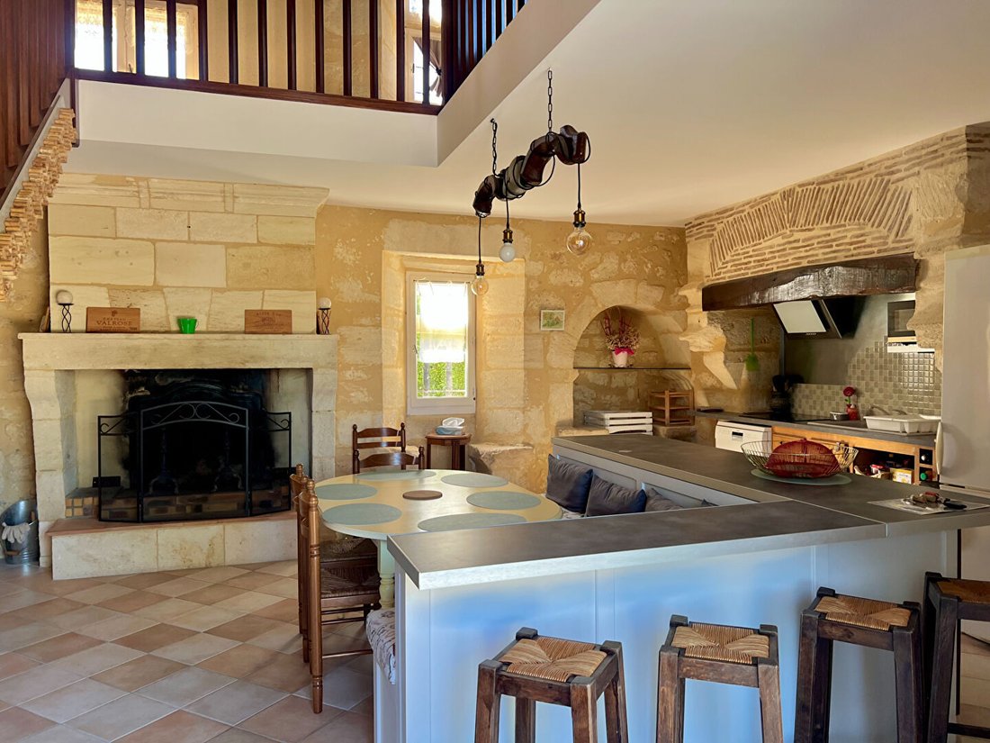 Villa in Saint-Émilion, Nouvelle-Aquitaine, France 4 - 19164107