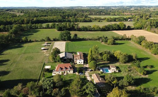 Casa en Lauzun, Nueva Aquitania, Francia 1