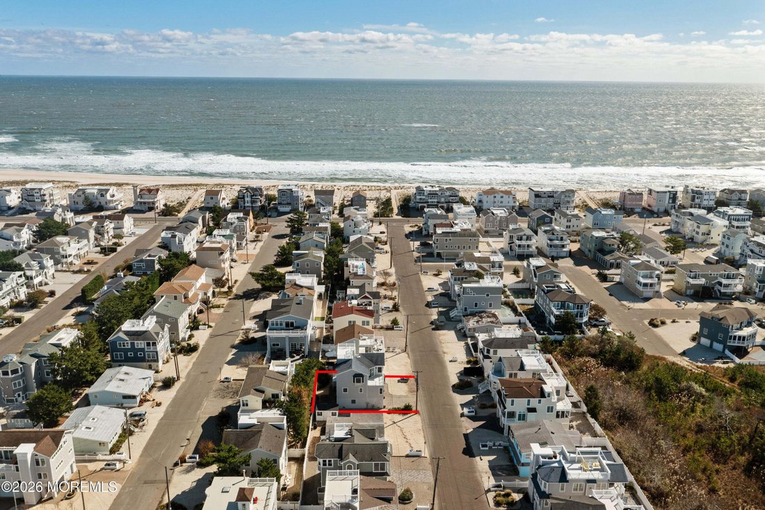 House in Ship Bottom, New Jersey, United States 1 - 19160008