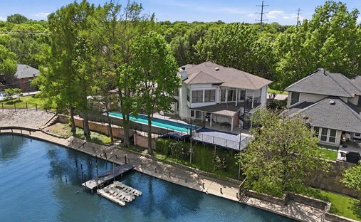 House in Arlington, Texas, United States 1