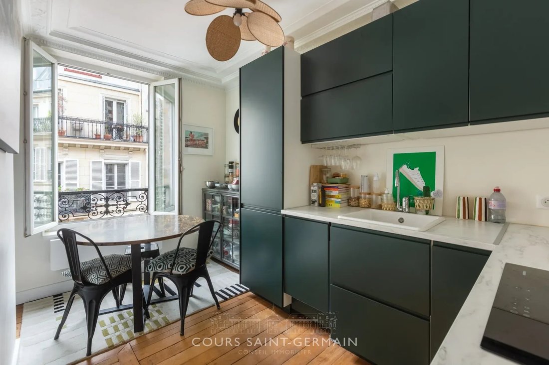 Apartment in Clichy-Trinité, Paris 9e Arrondissement, Paris 3 - 19161062