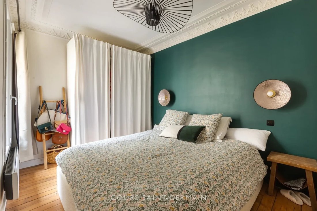 Apartment in Clichy-Trinité, Paris 9e Arrondissement, Paris 4 - 19161062