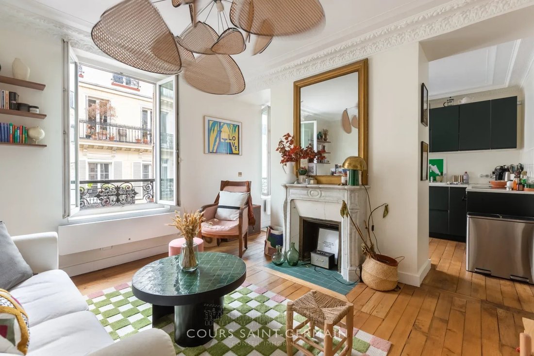 Apartment in Clichy-Trinité, Paris 9e Arrondissement, Paris 2 - 19161062
