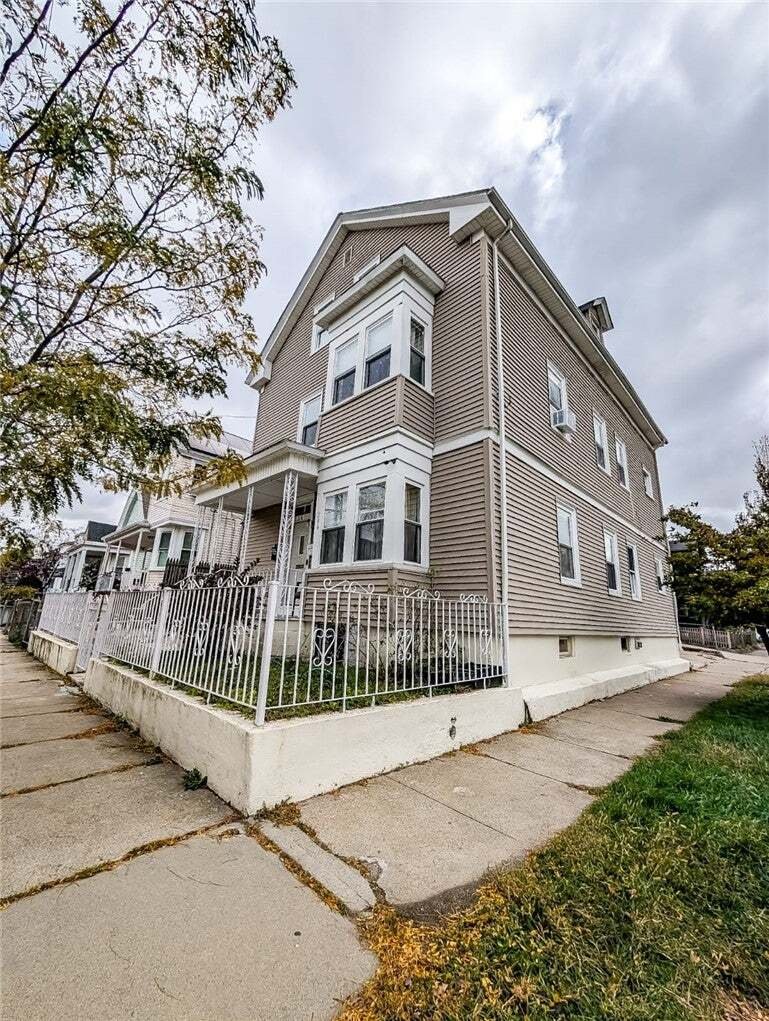 Andere in Cranston, Rhode Island, Vereinigte Staaten 1 - 19162529