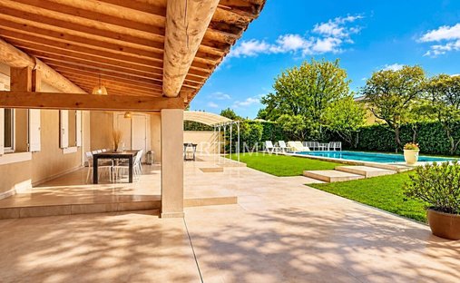 House in Est, Entraigues-sur-la-Sorgue, France 1