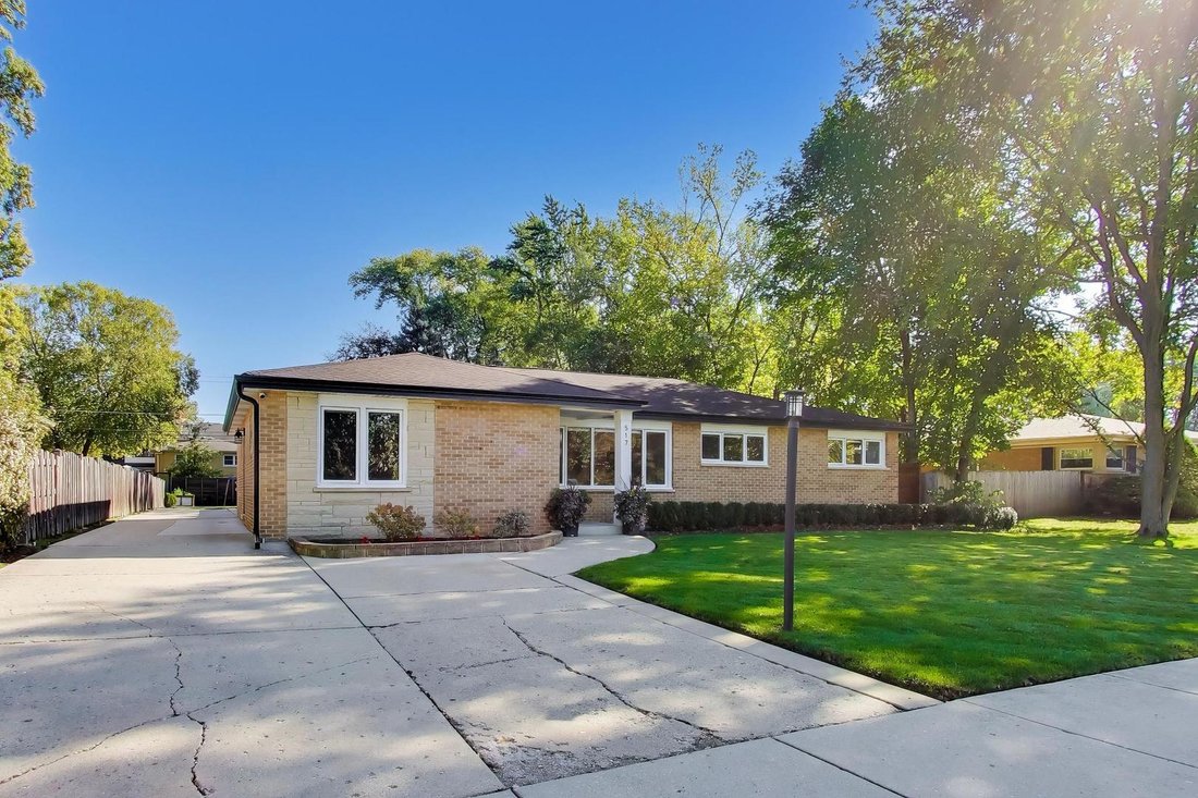House in Mount Prospect, Illinois, United States 3 - 19129345