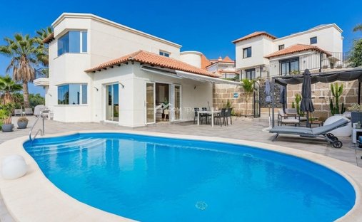 Villa in Arona, Kanarische Inseln, Spanien 1