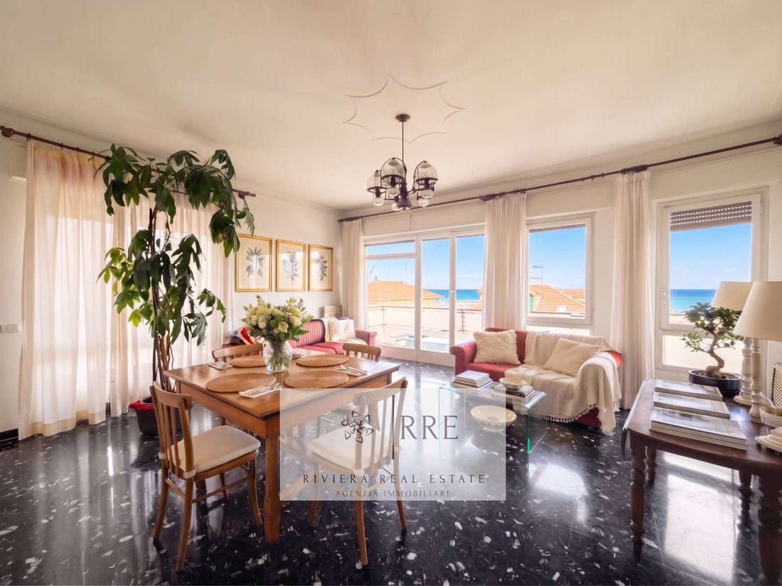 Apartment in Porto Maurizio, Imperia, Liguria 1 - 19165560