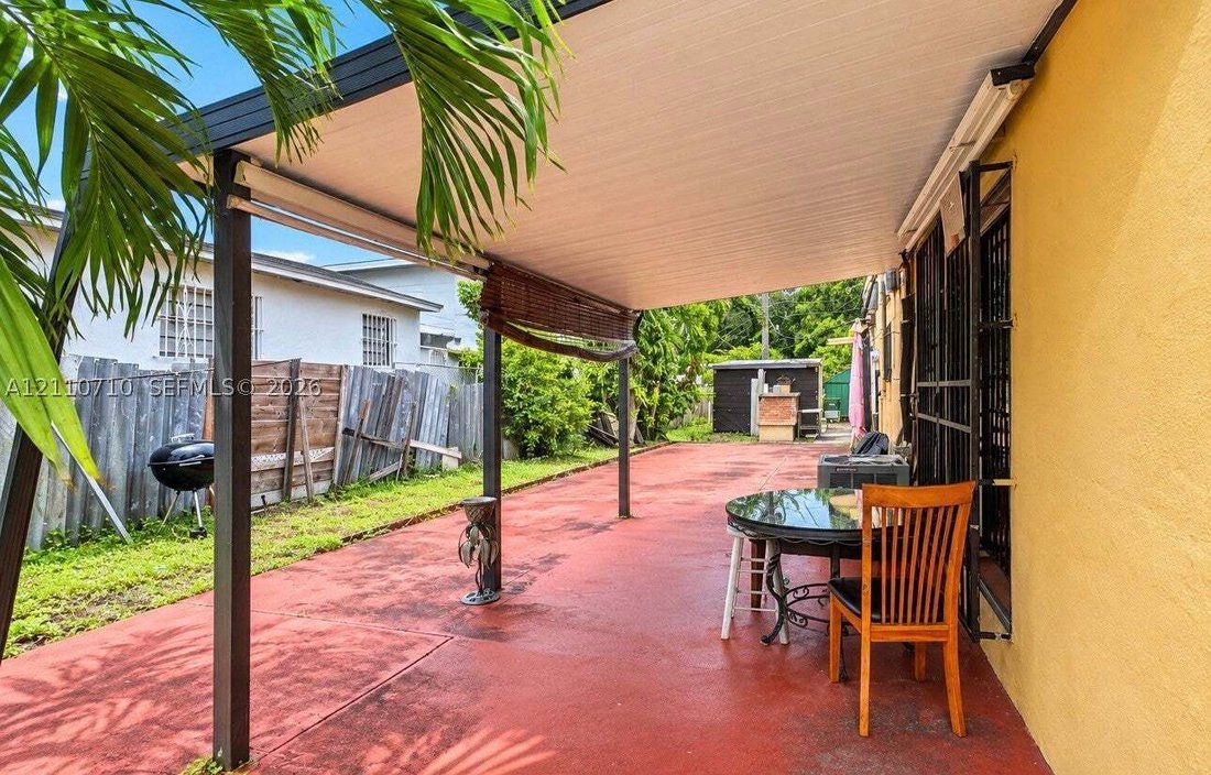 House in Hialeah, Florida, United States 5 - 19163449