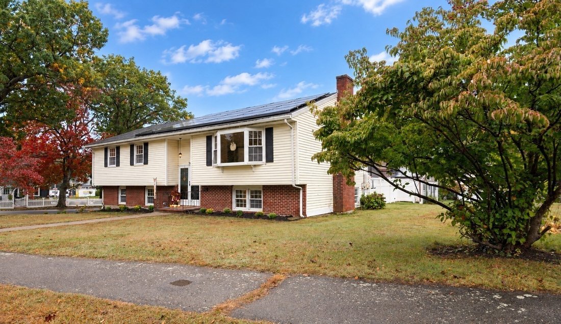 House in Stoneham, Massachusetts, United States 1 - 19109267