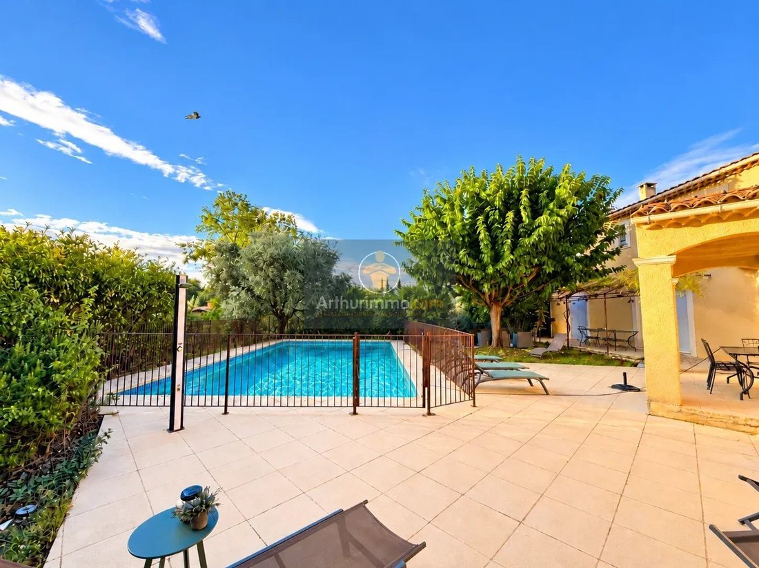 Villa in Roussillon, Provence-Alpes-Côte d'Azur, France 1 - 19160082