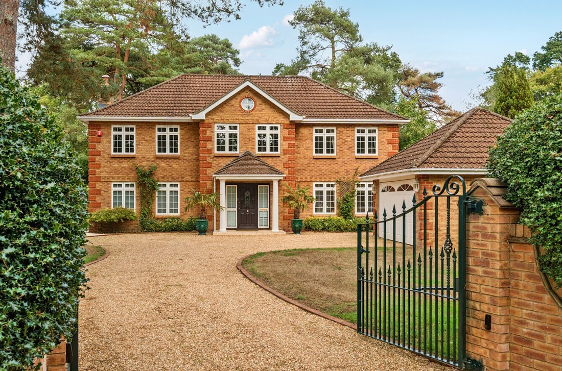 House in Ringwood, England 1 - 19160312