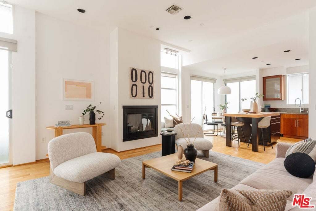 Townhouse in Los Angeles, California, United States 5 - 19166248