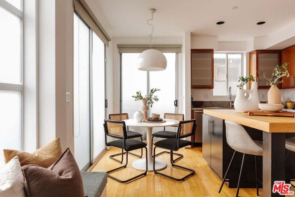 Townhouse in Los Angeles, California, United States 4 - 19166248