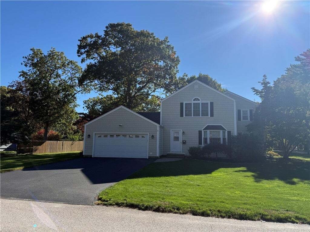 House in Barrington, Rhode Island, United States 2 - 19166219