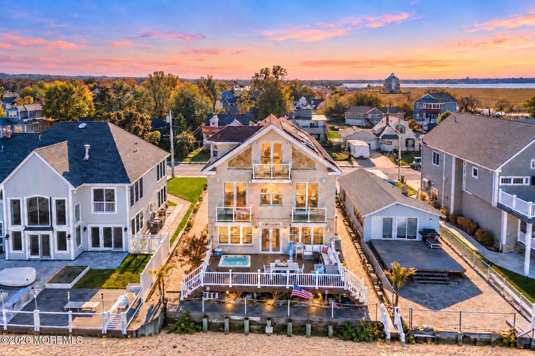 House in Union Beach, New Jersey, United States 1 - 19166211