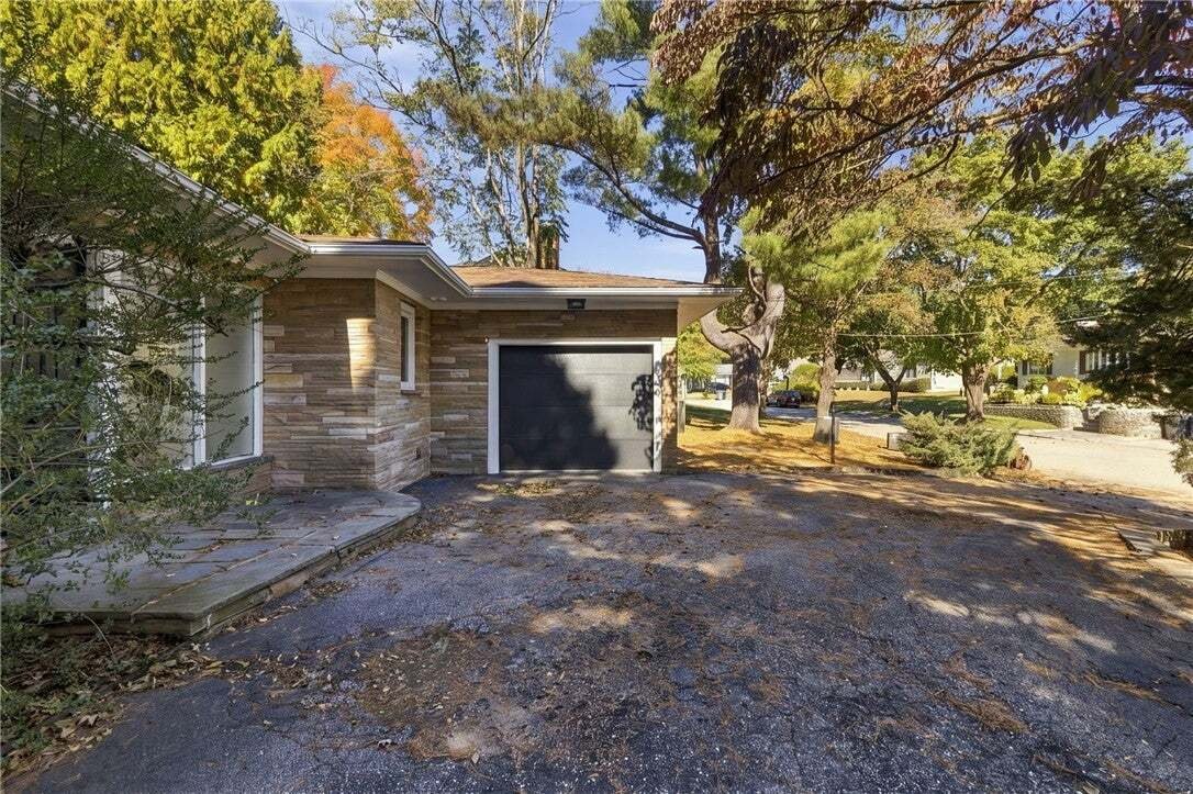 House in Cranston, Rhode Island, United States 2 - 19166223