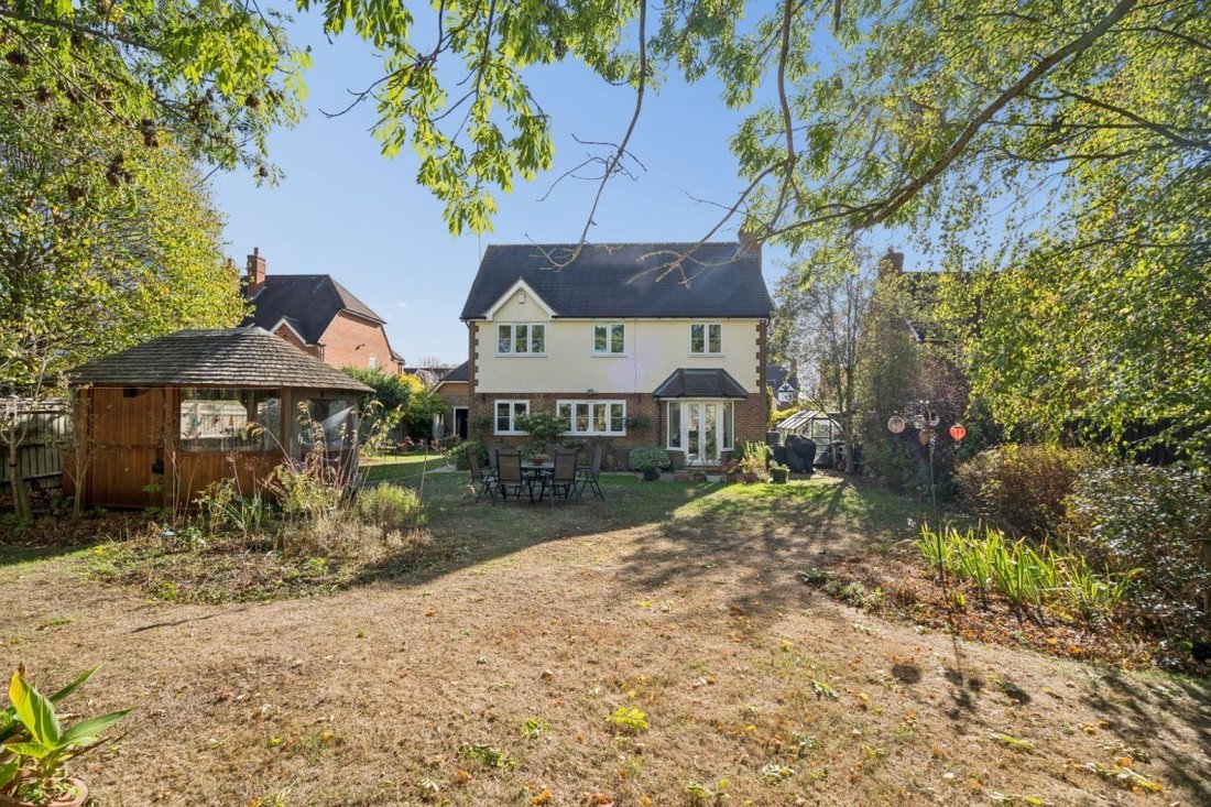 Casa a Farnham Royal, Inghilterra 2 - 19166763