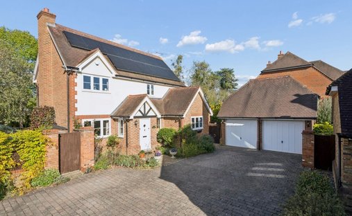 House in Farnham Royal, England 1