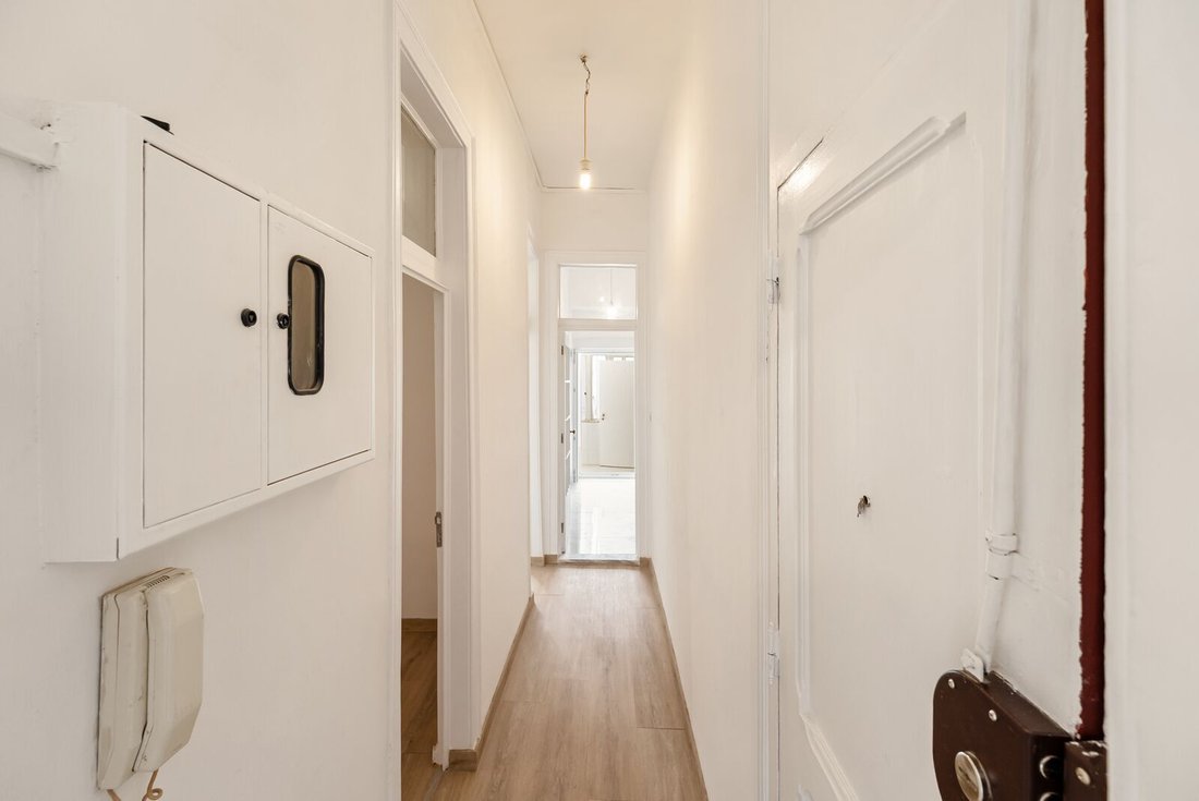 Apartment in Arroios, Lisbon, Portugal 2 - 19158987