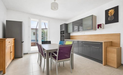 Haus in Chateauneuf-de-Gadagne, Provence-Alpes-Côte d'Azur, Frankreich 1