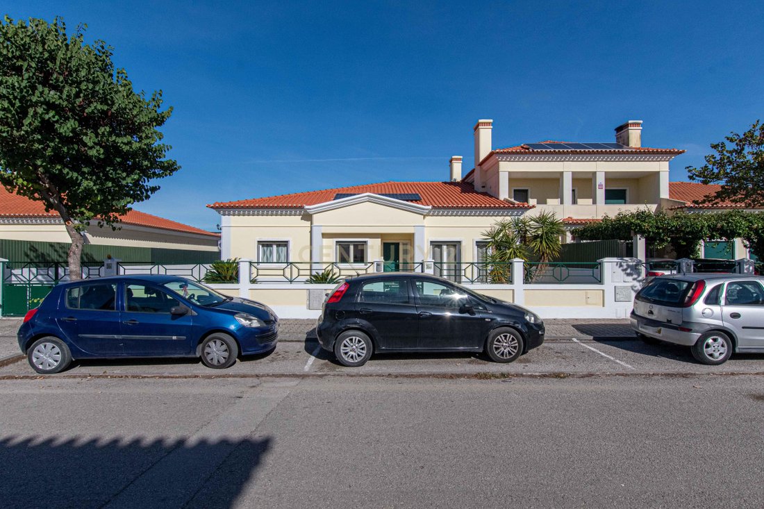 Villa in Azeitao (Sao Lourenco e Sao Simao), Setubal, Portugal 2 - 19167044