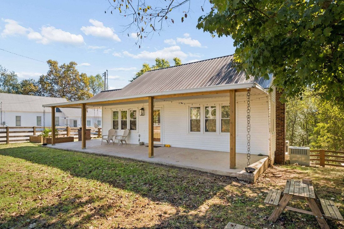 House in Columbia, Tennessee, United States 3 - 19166614