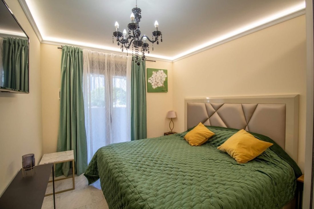 Apartment in Puerto Banus, Marbella, Spain 4 - 19166697