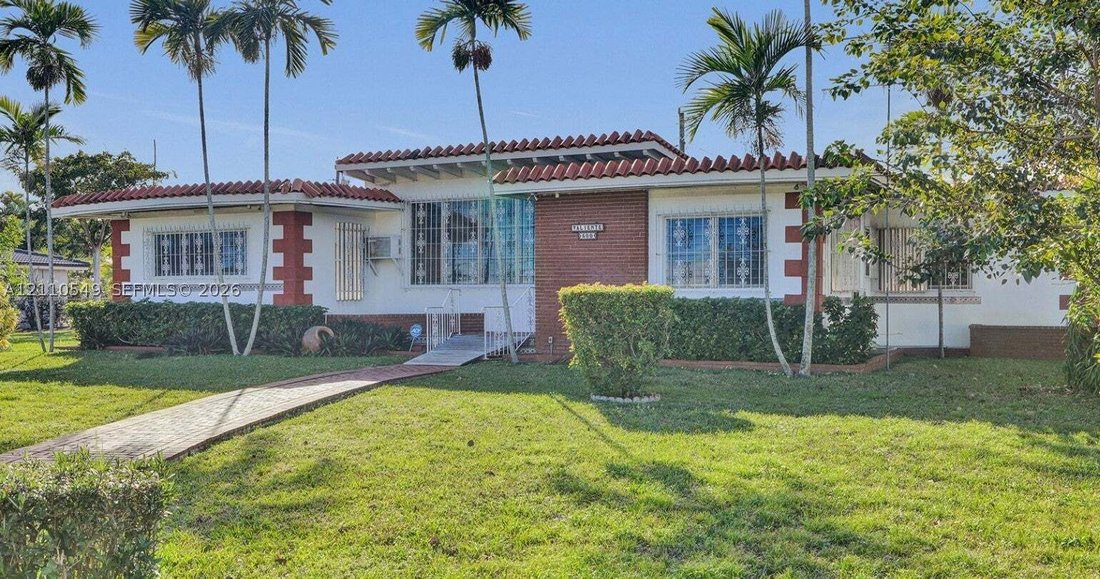 Casa a Coral Gables, Florida, Stati Uniti 1 - 19166705