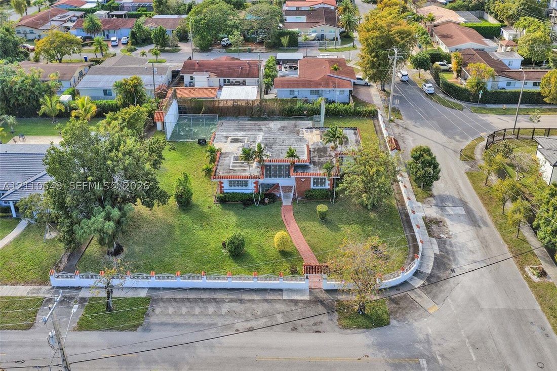 Casa a Coral Gables, Florida, Stati Uniti 3 - 19166705